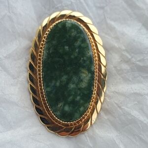 VINTAGE CATAMORE 1/20 12K GOLD FILLED STONE OVAL BROOCH PIN GREEN SNOWFLAKE JADE